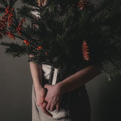 DahliaLe14's profile picture. A wife, mother and model crafter