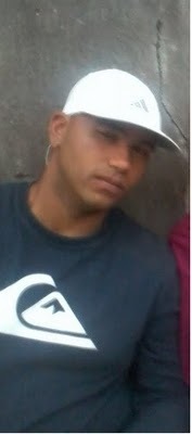 ' é necessário sempre acreditar que o sonho é possivel , que o céu é o limite e você truta é imbativel!