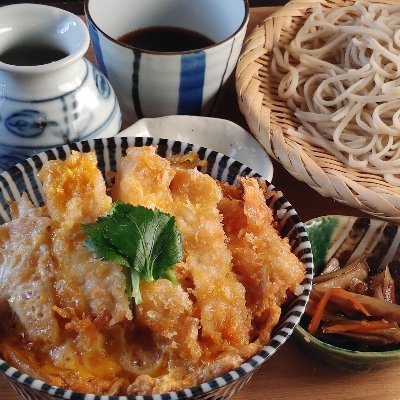 埼玉県本庄市のアットホームな蕎麦屋です。名物の「本庄たぬきそば」と揚げたてアツアツの「カツ丼」がおすすめ♫濃厚な味わいの「きざみ鴨せいろ」もぜひ食べに来てくださいね。
☀お店の営業時間☀
（昼）11:30-15:00（夜）17:00-21:30 オーダーストップは21時（火曜定休）
登録番号T2030002080762