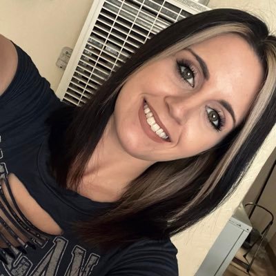 thatgirrlsam_'s profile picture. searching for a purpose