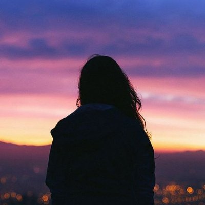 HelloWriterLuna's profile picture. 🌖