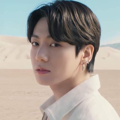 Todos nuestros sueños se haran realidad si tenemos el coraje de perseguirlos —Jungkook ✨
Fan account. Bangtan 💜