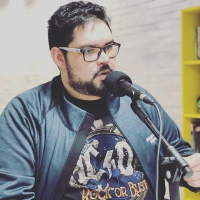 Desenvolvedor, professor e empresário com mais de 20 anos de carreira no mercado de TI. Foi fundador e CEO Vigia de Preço, atual CTO da Uzmi Games