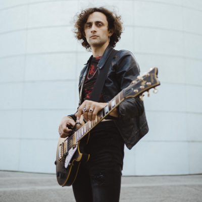 Guitarist/Producer 🎵 Content Creator 🎥 Stream my new single, “polyjuice potion.”! 🔮 ⤵️