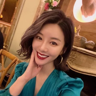 zhouzho83549926's profile picture. No woman wants to be strong, I also want to have a shoulder to lean on#coinbase #BTC #Ethereum