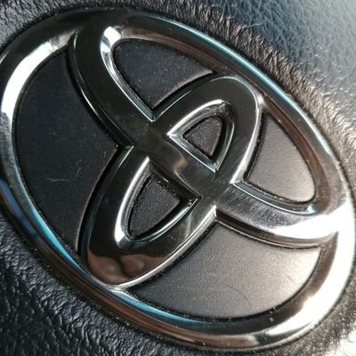 alengkaierwen1's profile picture. Happy