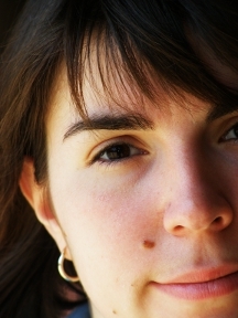 Stéphanie. 
Économiste, artiste, gourmande.