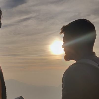 FrozenatSunset's profile picture. If you're looking for -
Random musings,
Random pictures,
Random conversations,
Hey !!