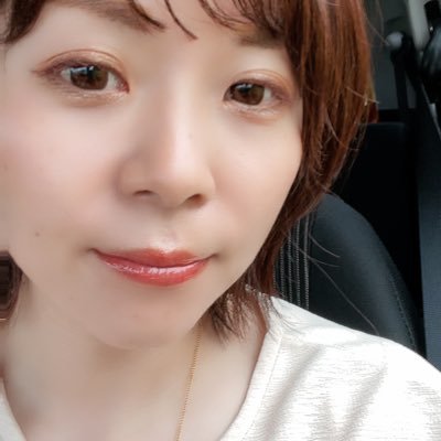 40歳 で発達障害グレーゾーンと診断されました。ちなみにそれまではBPDでした。 洋服と髪型変えるのが大好きです❤️