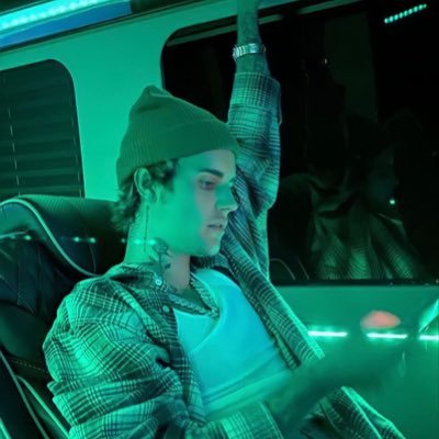 ﹟¹ ⸝ 𝐓𝐈𝐏 𝐓𝐇𝐀𝐓 𝐆𝐋𝐀𝐒𝐒, 𝐒𝐏𝐀𝐑𝐊 𝐓𝐇𝐀𝐓 ‘𝐃𝐑𝐎 𝐒𝐇𝐀𝐊𝐄 𝐓𝐇𝐀𝐓 𝐀𝐒𝐒, 𝐌𝐎𝐕𝐄 𝐓𝐇𝐀𝐓 𝐃𝐎𝐏𝐄.