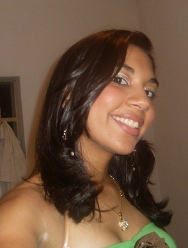 Doce, meiga, católica,Administradora, Estudante (futura contadora..),honesta e de bom Coração.