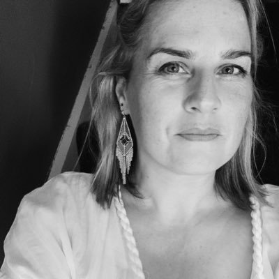 Writer. Photographer. Bookseller. Owner of Travelling Light - selling handpicked vintage pieces & homeware. hello@travellinglight.store