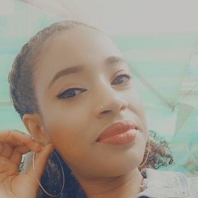 jamie_banton's profile picture. professional and mummy of three.