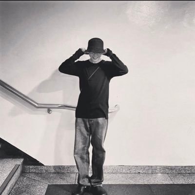 gabyavila311's profile picture. Si la vida te da un viejo rico que no te pide nada a cambio,pues tómalo, aunque dudo que la vida sea tan generosa.