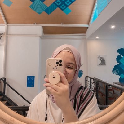 llhshllh Profile Picture