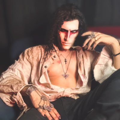 Official Twitter for The Vampire Jack Townson. 
“When your world fails you, find a better one.”
#Actor
#Vampyre
#Influencer
#Performer