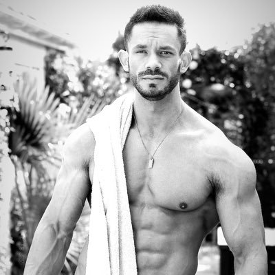 Alpha LukCage ➡️your straight favourite PT➡️ welcome in my world I reply to everyone here 👉