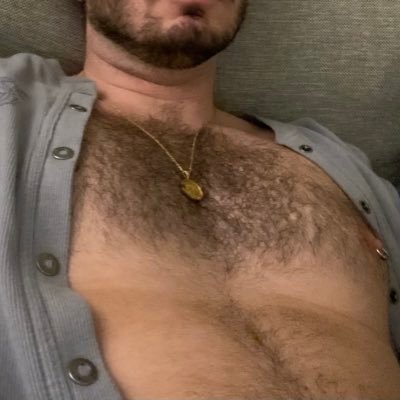 A hairy guy that likes getting naked and making videos! DM if you wanna join me!