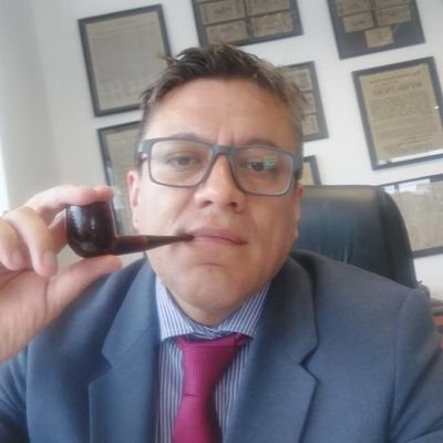 Abogado-empresario, legal, corporativo y comercial, Gerente General de falconi Aguirre Asociados s.a, Ecuador y s.a.s. en Colombia.