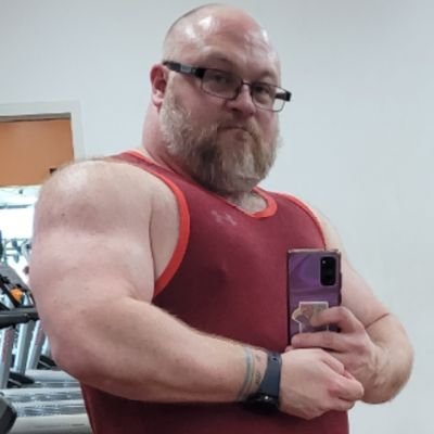 aaronmarcusson's profile picture. I lift heavy things and put them down again. I also throw heavy things on occasion.