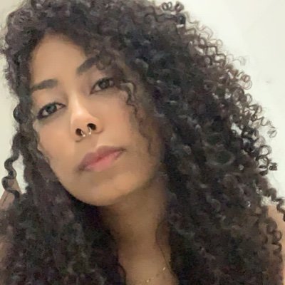 👽