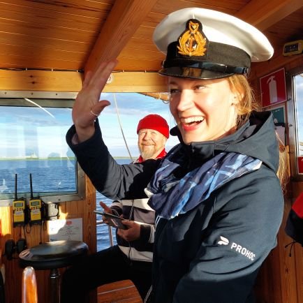 KiaLettelin's profile picture. Kasapäin sydäntä ja kunnianhimoa! ❤ Opettelen henkilöstön haltijattareksi🪄 Vastapainona tankotanssi 💃