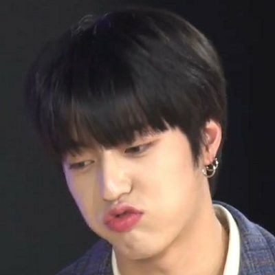 uraniumbiru's profile picture. aktifnya malem kalo siang otaknye ilang.