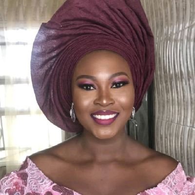 Customer Service ||Virtual Assistant ||Information Scientist|| Debbie’s Hairline ||Wig Revamping||Online vendor for human hair, hair accessories and Footies||
