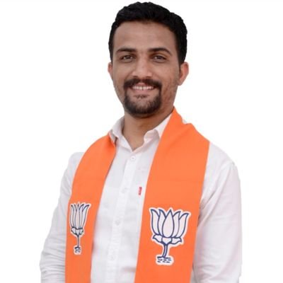 Municipal councilor Corporator
 jamnagar Municipal corporation 
Wo No-16 MahaMantri 2012 to 2021 vice President 2017to2020 2007to 2012 BJYM