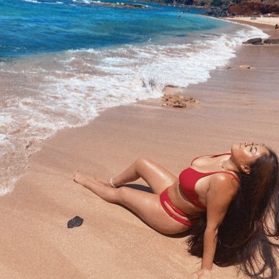 karlaivonneee's profile picture. 