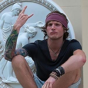 rickthsrizz's profile picture. one hour the pain always comes back