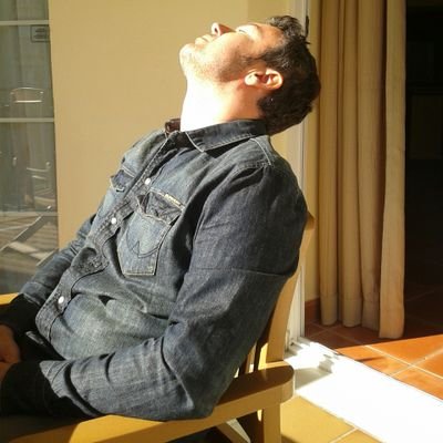 Se ni' mondo esistesse un pò di bene
e ognun si 'onsiderasse suo fratello
ci sarebbe meno pensieri e meno pene
e il mondo ne sarebbe assai più bello.