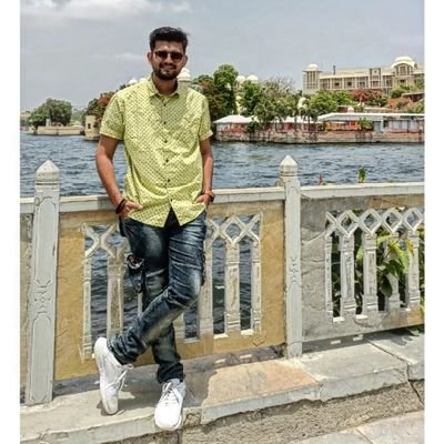 vatsalya412's profile picture. Civil Engineer🎓