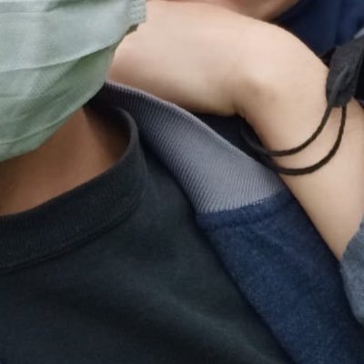 ___khrns's profile picture. hobi : main kucing