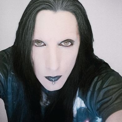 Twitch Affiliate. DJ, Radio host, Lover of all things spooky. Resident Metalhead/Goth. #1 UK Marilyn Manson impersonator.