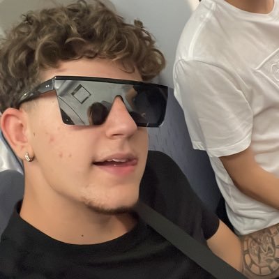 iikervalverdee's profile picture. si bueno solo los martes