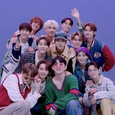 Kpoper y gei, q mejor descripción.
MIXER | REXHAR | ATINY | CARAT | TO MOON |