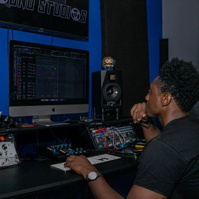 Music Producer/Artist/Recording Enginner
Get FREE beats for your next project: 
https://t.co/QokEvagJaN