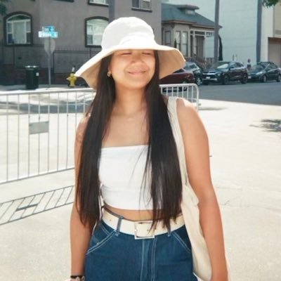 miraoliviaa's profile picture. proud first gen 🇵🇭