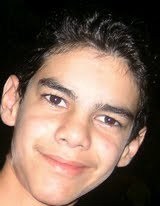 Sou Um Garoto de 15 No 1º Ano 
Fã de Legião !
E Vivo minha Vida Intensamente e Mt Feliz !