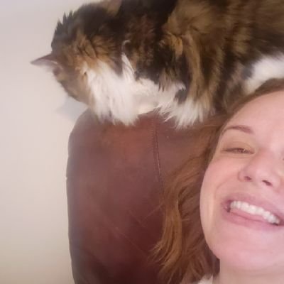 hilaryleachman's profile picture. 🇨🇦 Writer and Editor. She/her. BA Carleton / MA University of Toronto. 🔥🐶☕ 🔥