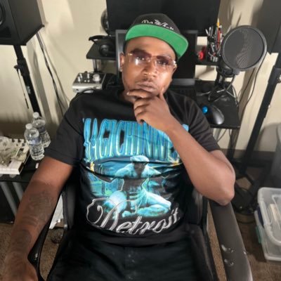 Content Creator #motorvationmedia 📸 🚘📩Dm for collaboration 📍Detroit, Mi 🗣New Music in Bio ↙️