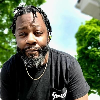 the chill Hokage. 🦂♏️
Respect your elders...
MKE👶🏾
Co-Owner of @Geeksetpodcast
Gamertag: @GeeksetBacardi
IG:@BacardiSensei