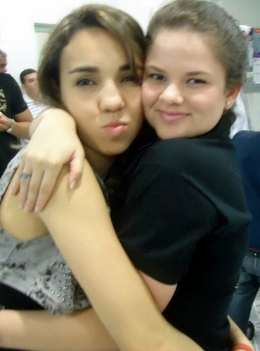 Universitária,18 anos, cristã, abusada ,amiga ,e curtido a vida.