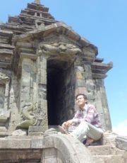 RuriHidayat's profile picture. 