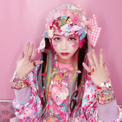 IKUちゃんCandye♡Syrup派手髪美容師コンカフェPアイドルP