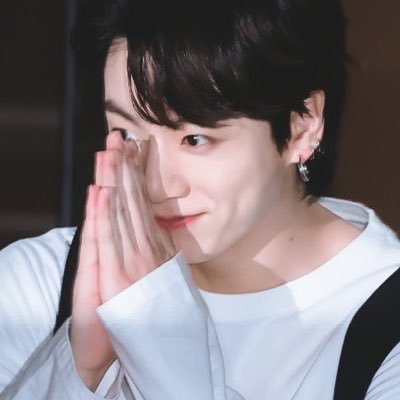 ทาสรักตึกเช่า 
@BTS_twt 
@TXT_members 
@ENHYPEN_members