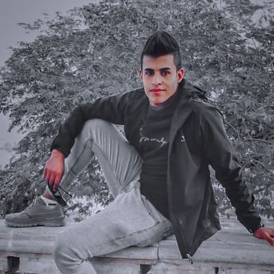 ادو ꪜ£ |• •| 23 Y.O ♚ֆ عاشق كرة القدم ⚽️ ~ |• لا شيء مستحيل عندما يكون الله بجانبك💜.