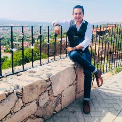 Si te atreves a enseñar, no dejes de aprender.