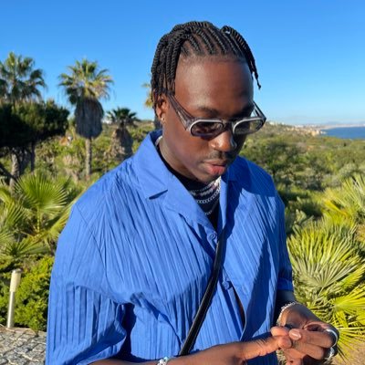 shegzfromtrends's profile picture. Be inspired. Expand your mind and the way you think. #32